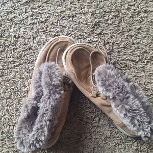 Suede Faux-Fur Lined Women’s Slip-On Moccasins - Taupe